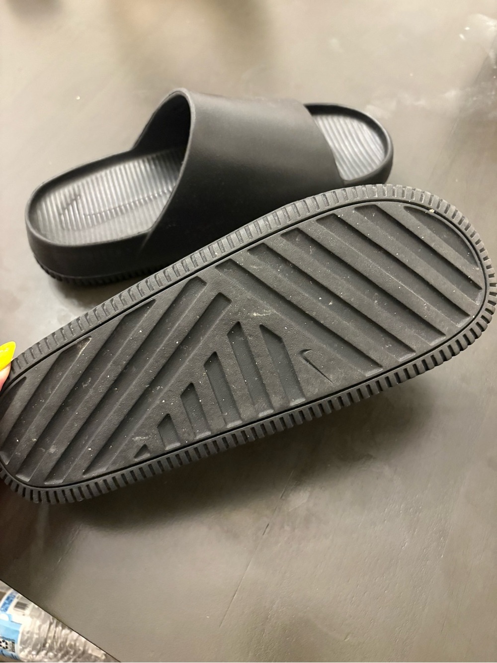 Nike Calm 2.0 Black Men’s Slide Sandals with Subtle Swoosh - Picture 2 of 7